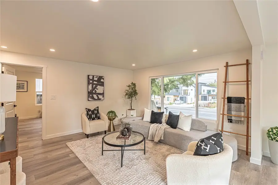 404 SW 120th Street, Seattle, WA 98146 - #3