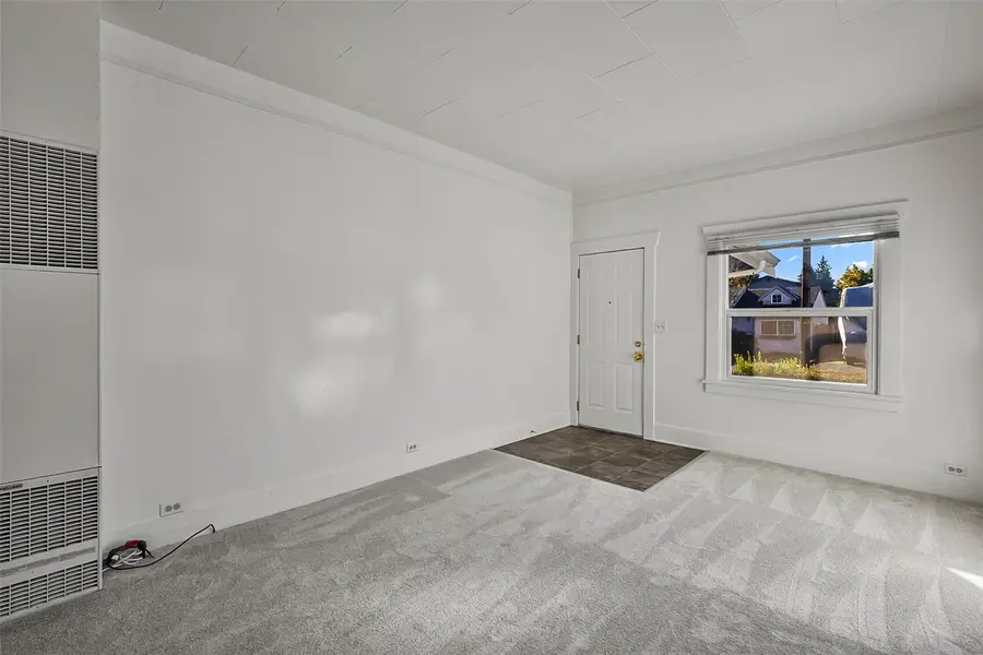 2427 Monroe Avenue, Everett, WA 98203 - #3