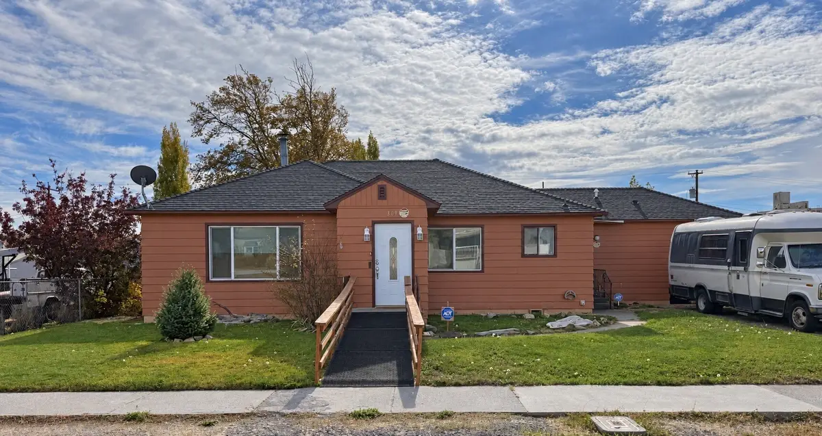 309 W 3rd St, Lind, WA 99341 - #1