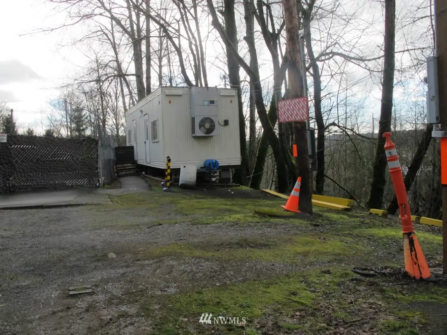 2457 Kamber Road, Bellevue, WA 98007 - Image #2