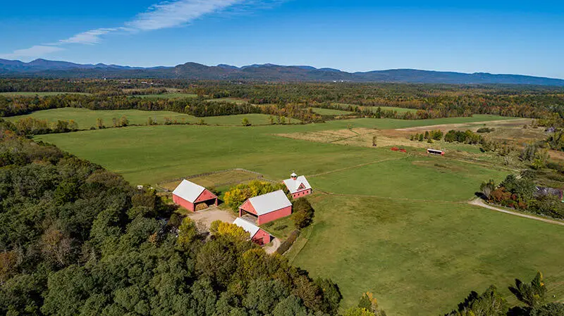 3061 Essex Road, Willsboro, NY 12996 - Image #2