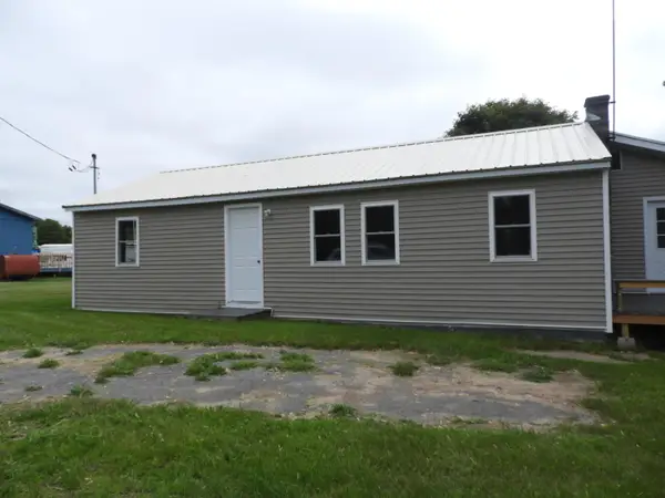 1 Champlain St, Redford, NY 12978