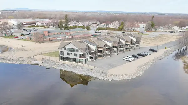 2 Lennox Way, Plattsburgh, NY 12901