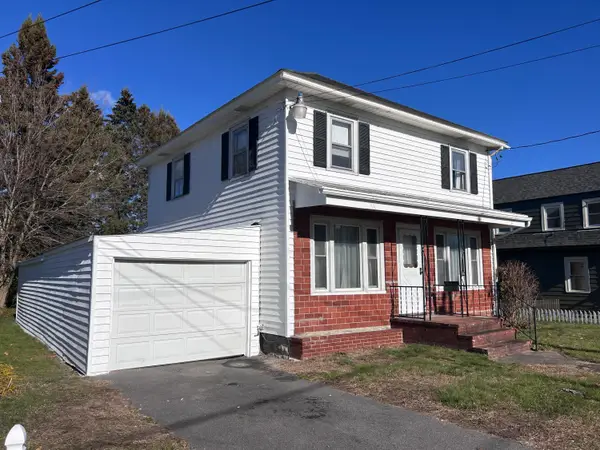 14 North Bend Street, Peru, NY 12972