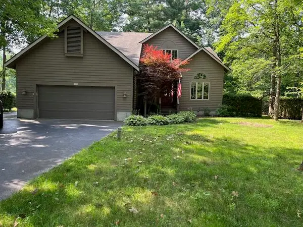 17 Pine Ridge Drive, Morrisonville, NY 12962