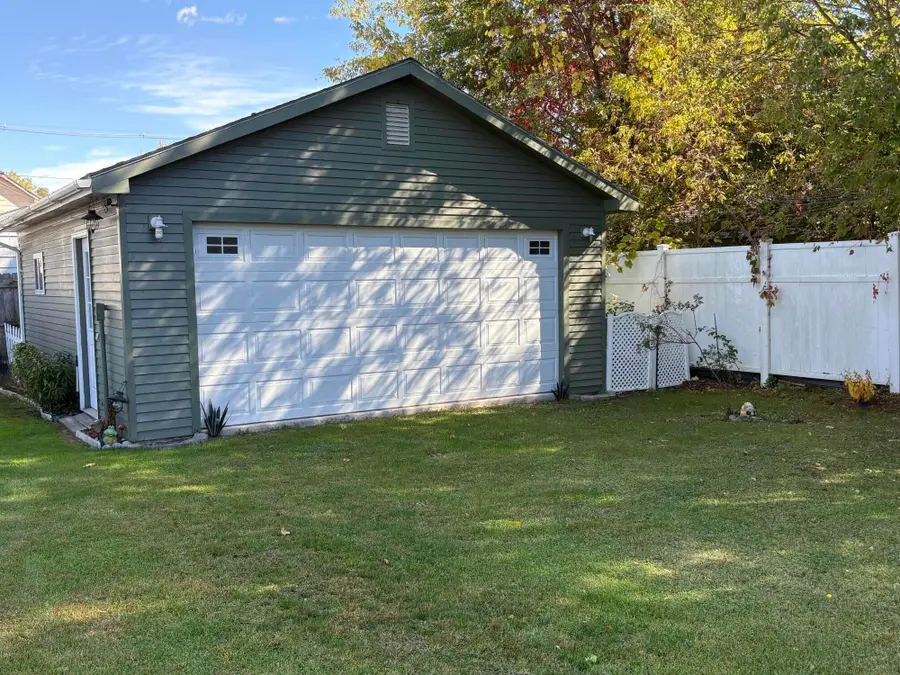 39 Standish Street, Plattsburgh, NY 12901 - Image #3