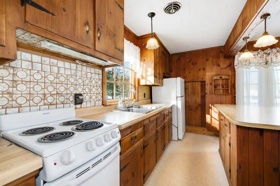 1176 Sunset Drive, Willsboro, NY 12996 - Image #3