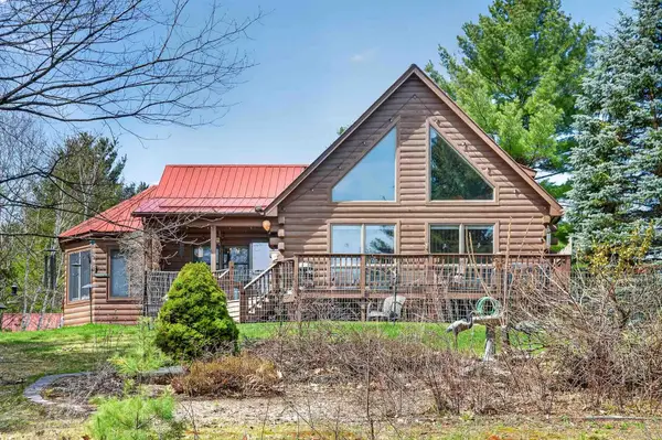 19 Huntington Avenue, Morrisonville, NY 12962