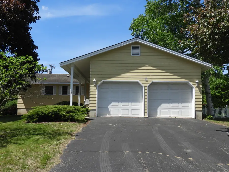 5 Erin Avenue, Plattsburgh, NY 12901 - #2