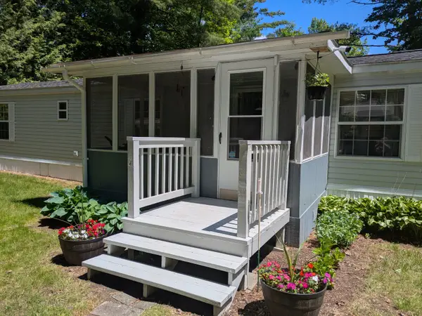 15 Spruce Avenue, Willsboro, NY 12996