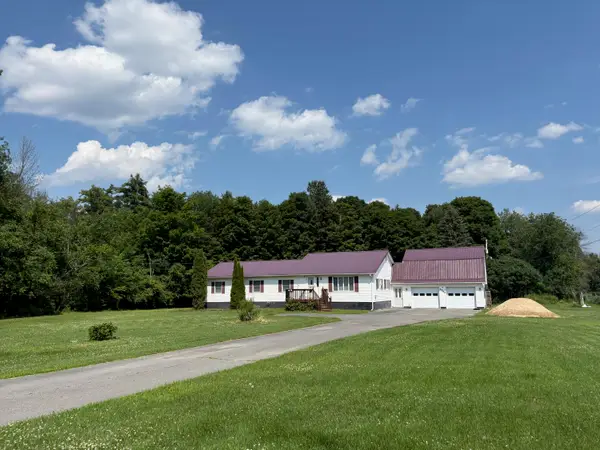1746 New York 22b, Morrisonville, NY 12962