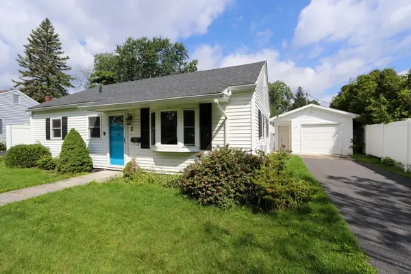 8 Lincoln Lane, Plattsburgh, NY 12901