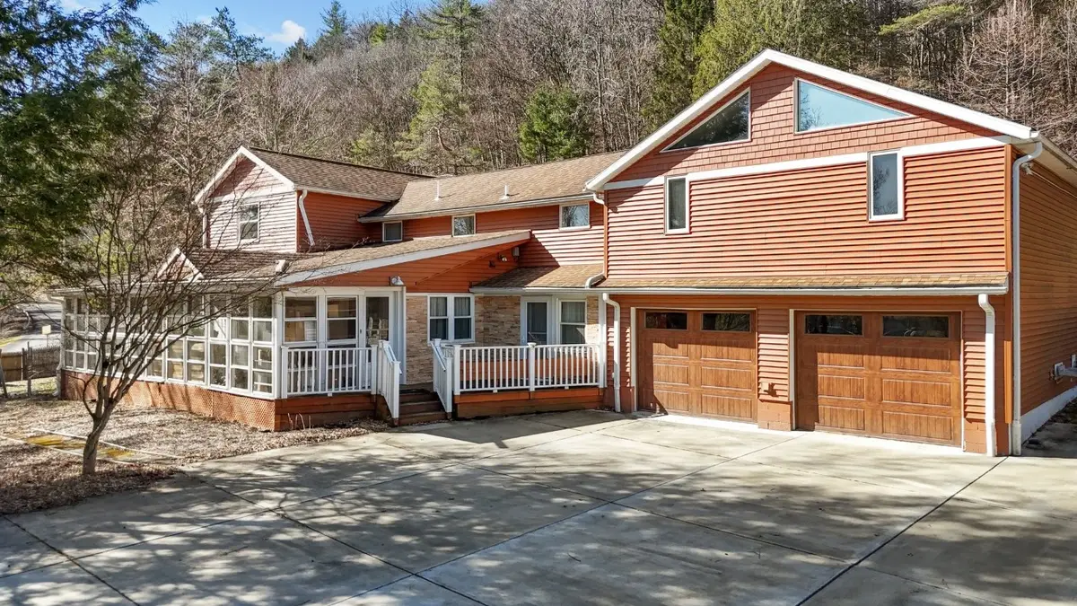 453 Grippen Hill Road, Vestal, NY 13850 - Image #1