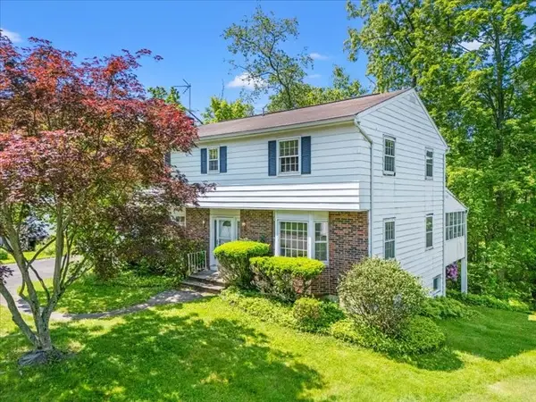 308 Robin Lane, Vestal, NY 13850