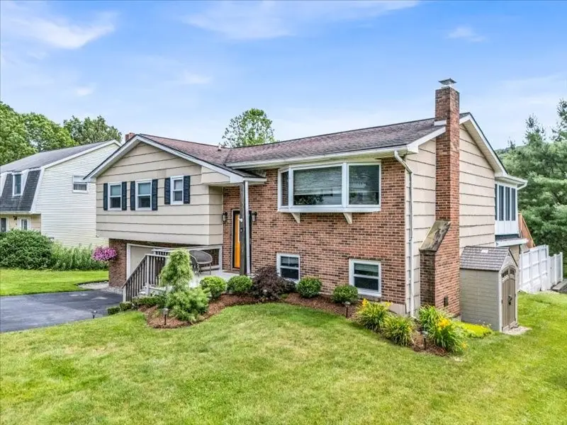 811 Jennifer Lane, Endicott, NY 13760 - Image #1