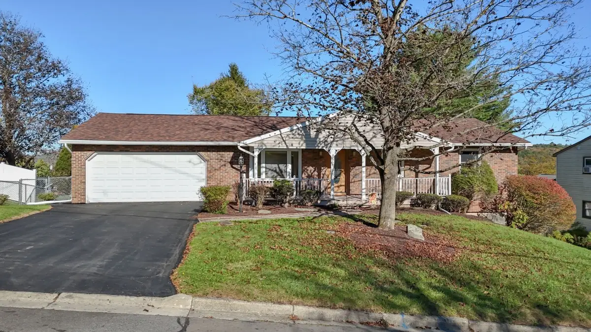 568 Leon Dr, Endicott, NY 13760 - Image #1