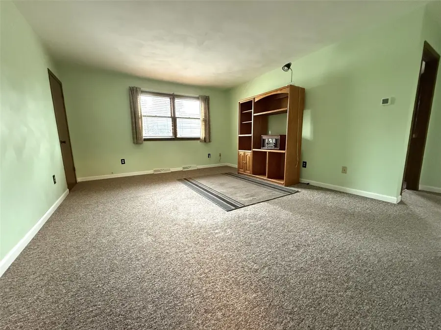 817 N Rogers Avenue, Endicott, NY 13760 - Image #2