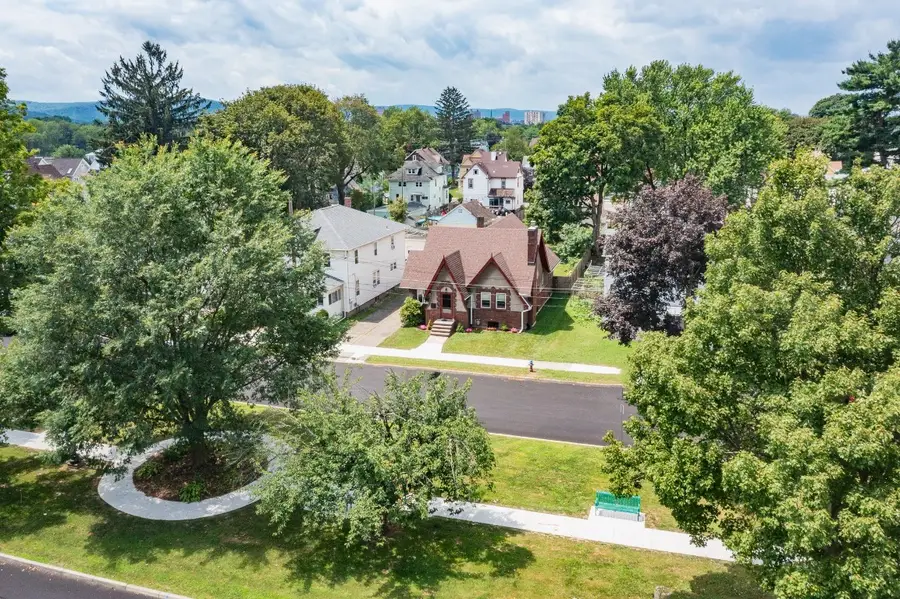 27 Howard Ave, Binghamton, NY 13904 - Image #3