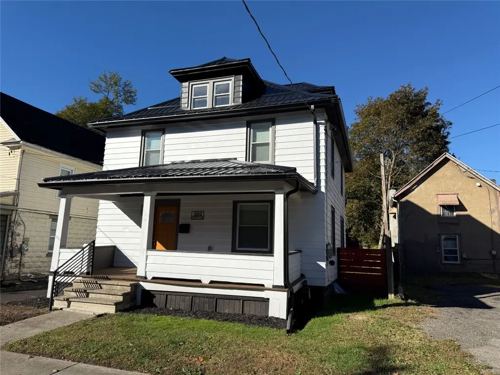 202 Cleveland Avenue, Endicott, NY 13760 - Image #1