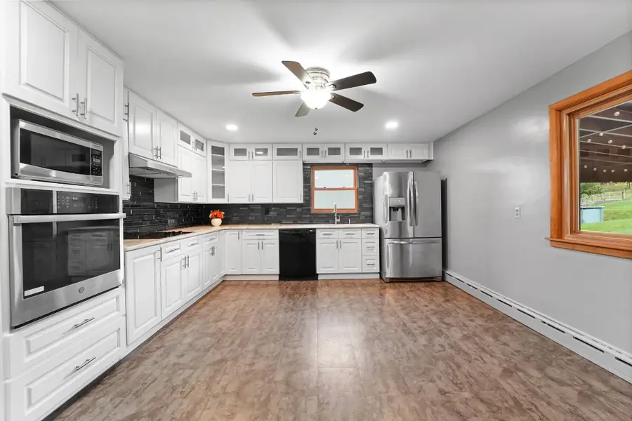 25 Sunrise Drive, Binghamton, NY 13905 - Image #2