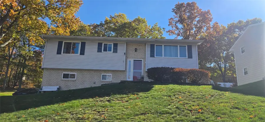 2434 Karen Court, Binghamton, NY 13903 - Image #2