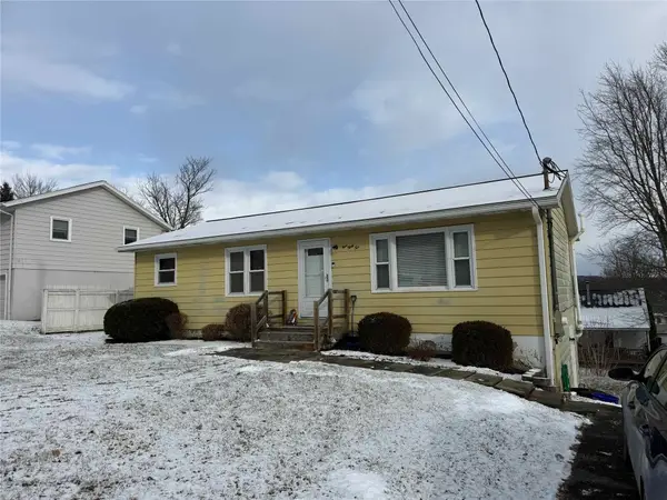 932 Squires Avenue, Endicott, NY 13760