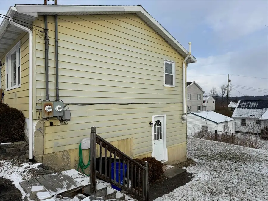 932 Squires Avenue, Endicott, NY 13760 - Image #2