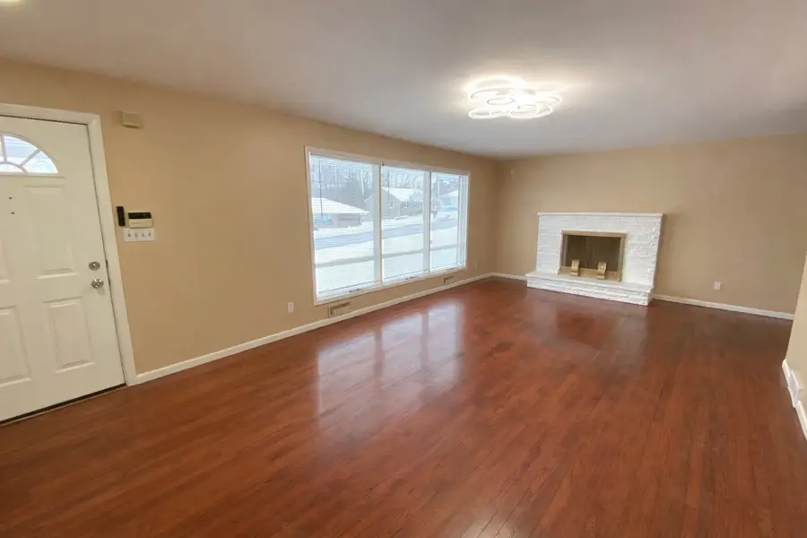 6 Canterbury Drive, Endicott, NY 13760 - #2