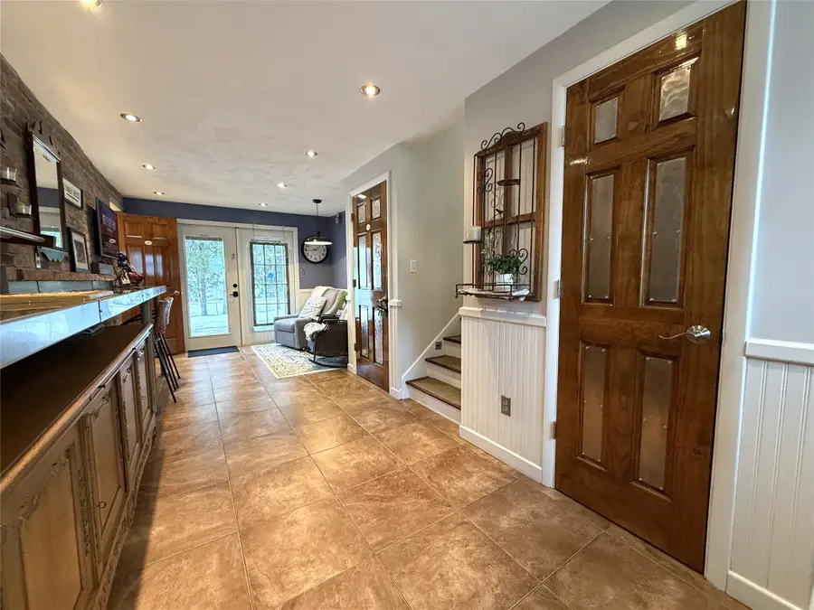 821 Dickinson Drive, Vestal, NY 13850 - #2