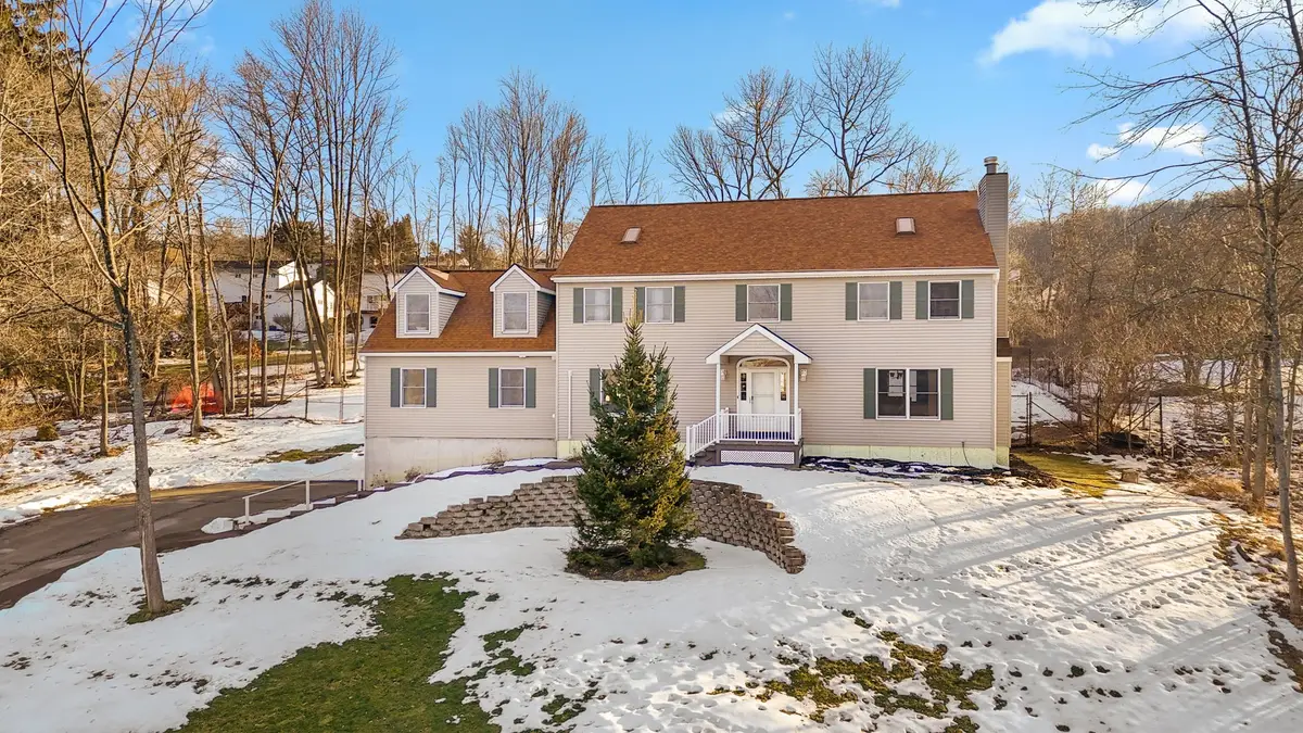 4512 Radcliffe Boulevard, Vestal, NY 13850 - #1