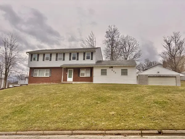 923 Squires Avenue, Endicott, NY 13760