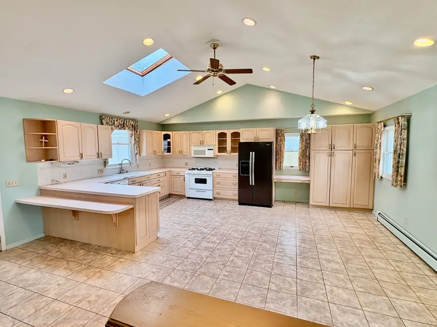 923 Squires Avenue, Endicott, NY 13760 - #3