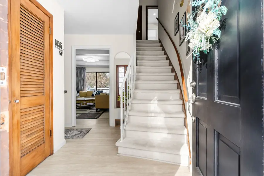 2401 Lynnhurst Drive, Vestal, NY 13850 - #3