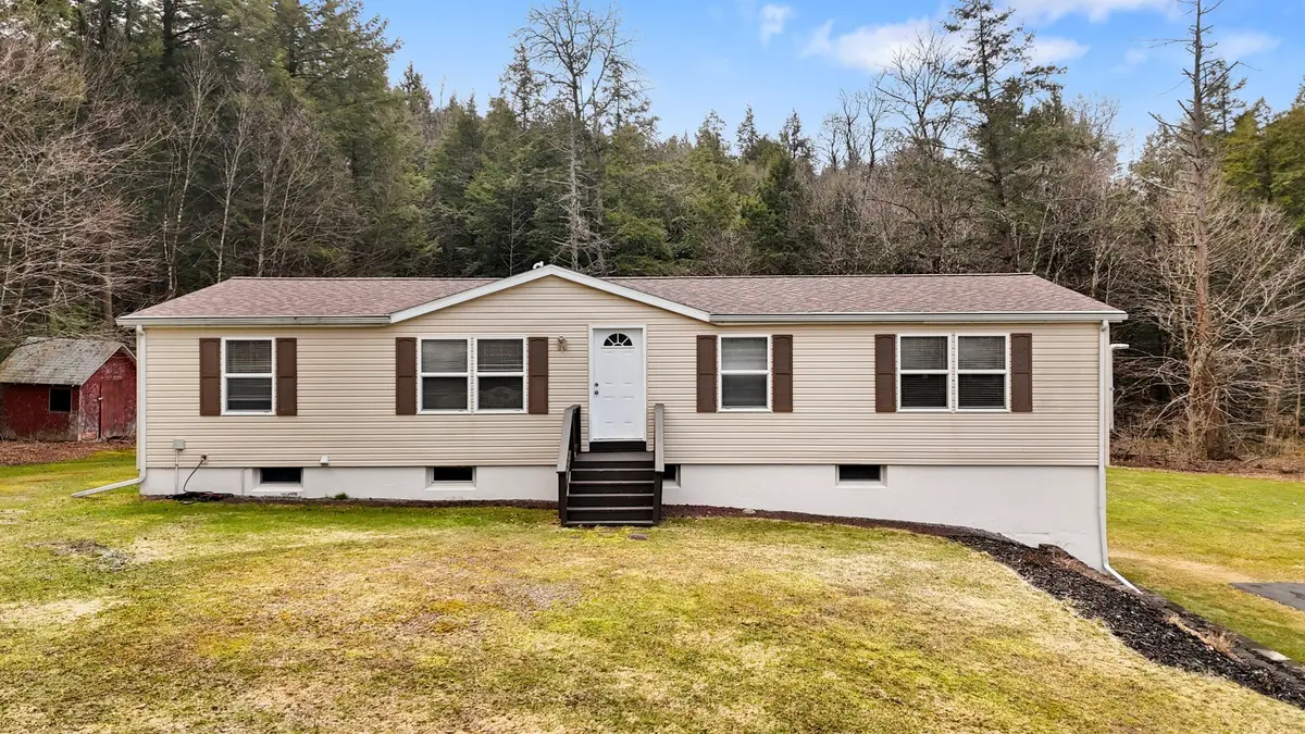 20 English Hill Rd, Chenango Forks, NY 13746 - #1