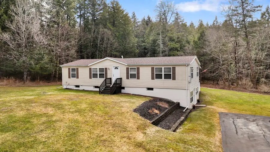 20 English Hill Rd, Chenango Forks, NY 13746 - #2