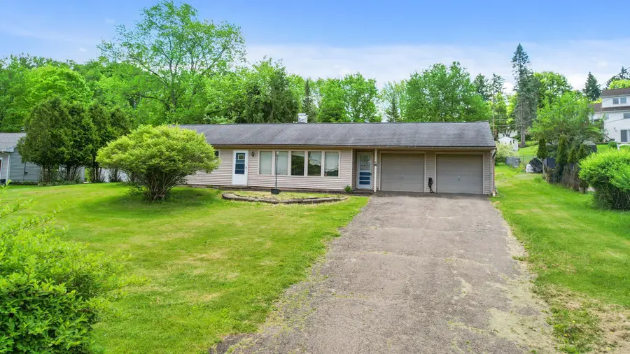 2312 Donna Dr, Vestal, NY 13850 - #2