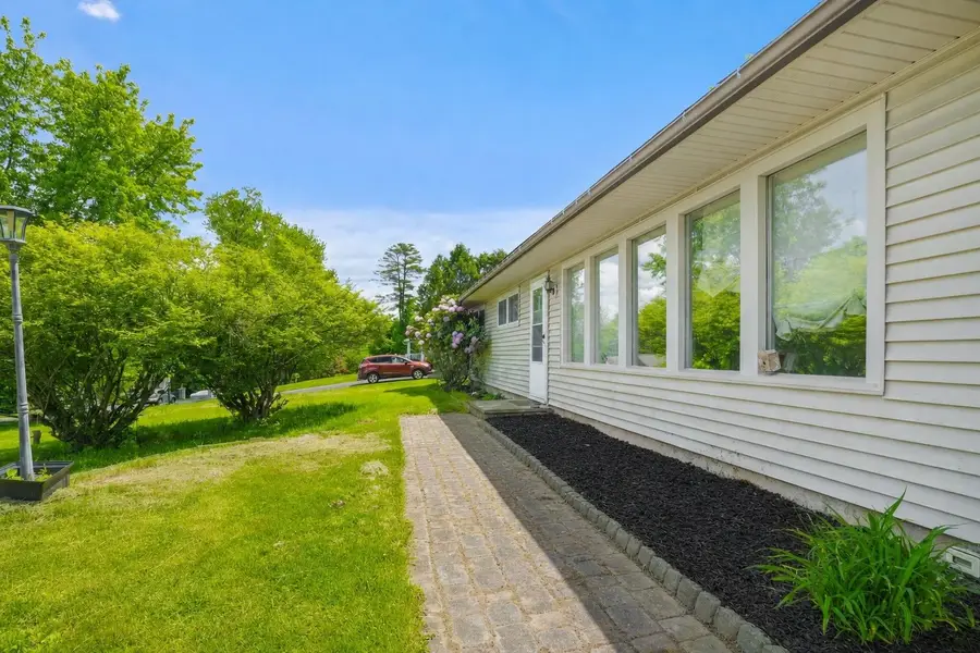 2312 Donna Dr, Vestal, NY 13850 - #3