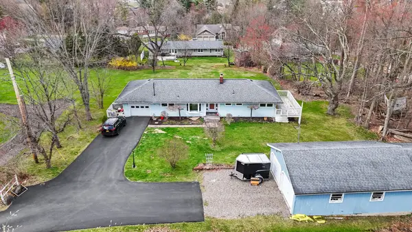 422 E Benita Boulevard, Vestal, NY 13850