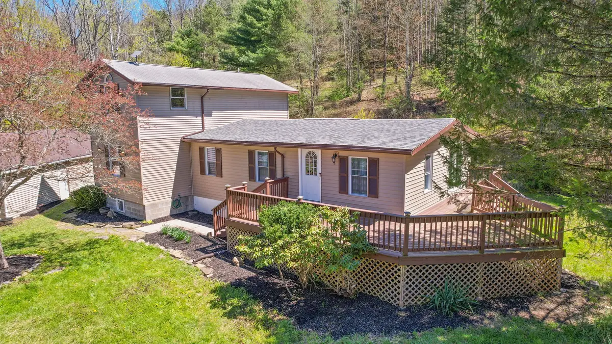 424 Edson Road, Endicott, NY 13760 - #1
