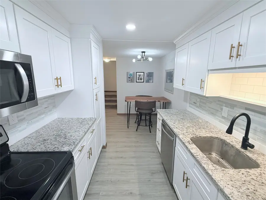 3014 Pleasant Drive, Endicott, NY 13760 - #3