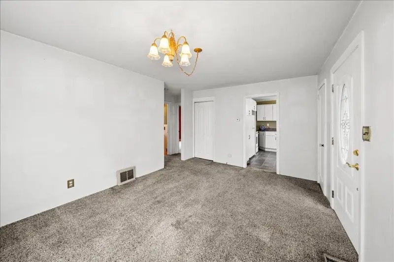 537 Woodford Avenue, Endicott, NY 13760 - #2