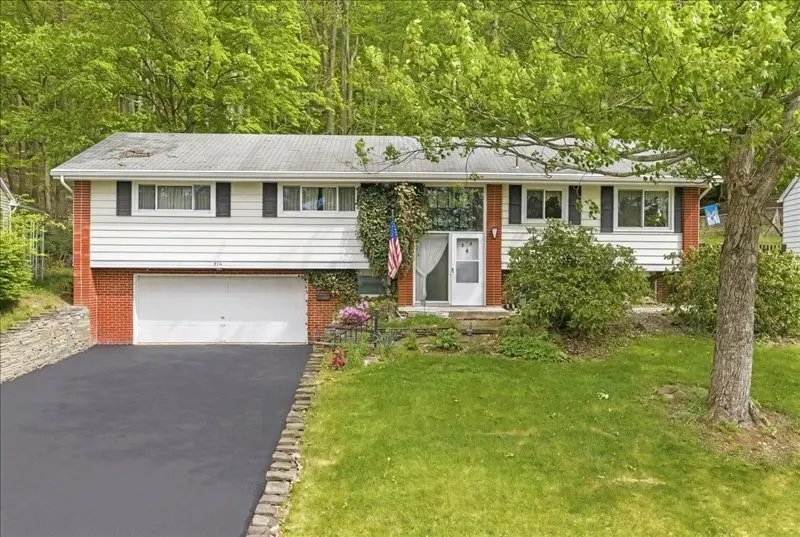 916 Chestnut Lane, Vestal, NY 13850 - #1