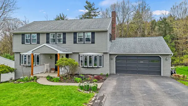 961 Debonair Drive, Endicott, NY 13760