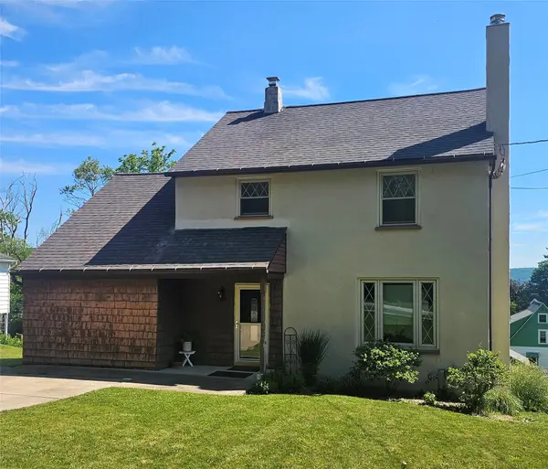 50 Sunrise Dr, Binghamton, NY 13905