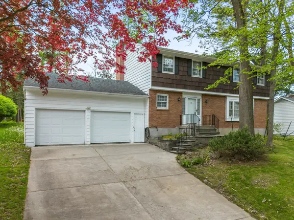 2504 Lynnhurst Drive, Vestal, NY 13850
