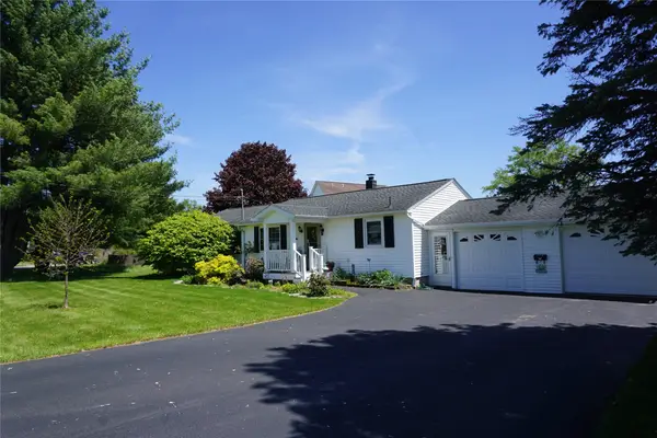 104 Eldredge Drive, Vestal, NY 13850