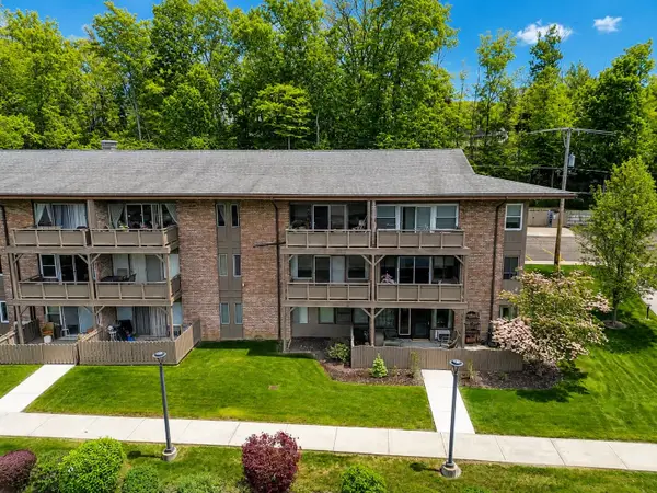 201 Evergreen #2-2B, Vestal, NY 13850