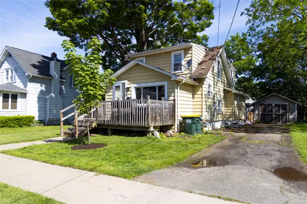 105 Melbourne St, Vestal, NY 13850