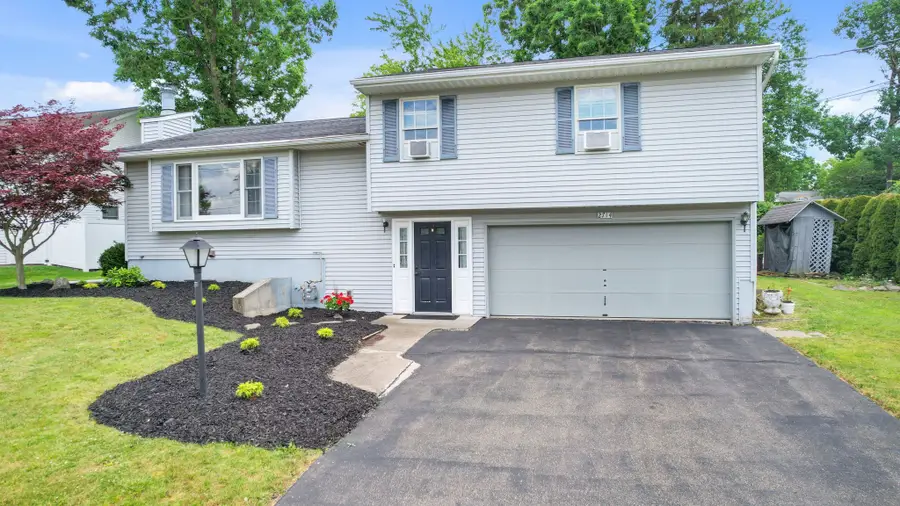 2714 Magnolia St, Endicott, NY 13760 - #2