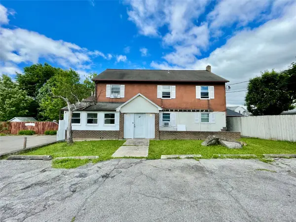 12 Delaware Ave, Endicott, NY 13760